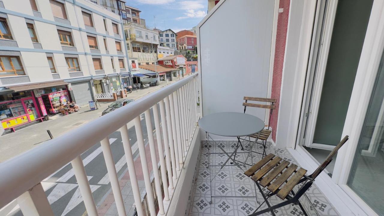 Plentzia, Junto Al Puerto Plencia Exterior foto